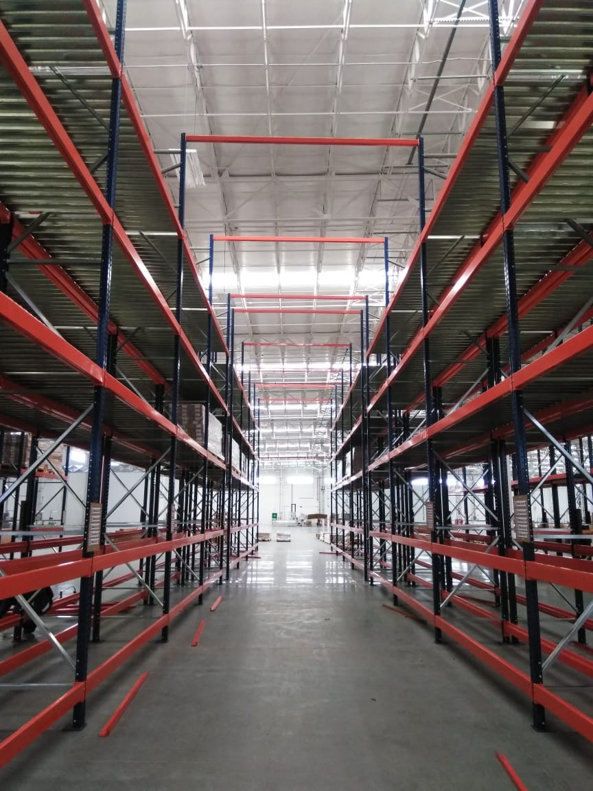 Racks metálicos industriales para mercancía