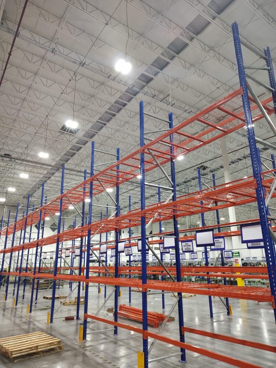 Rack selectivo industrial para almacenamiento de tarimas